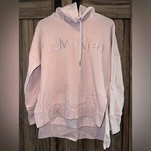 CALVIN KLEIN SCOOP NECK CREW. SIZE SMALL. PINK COLOR.